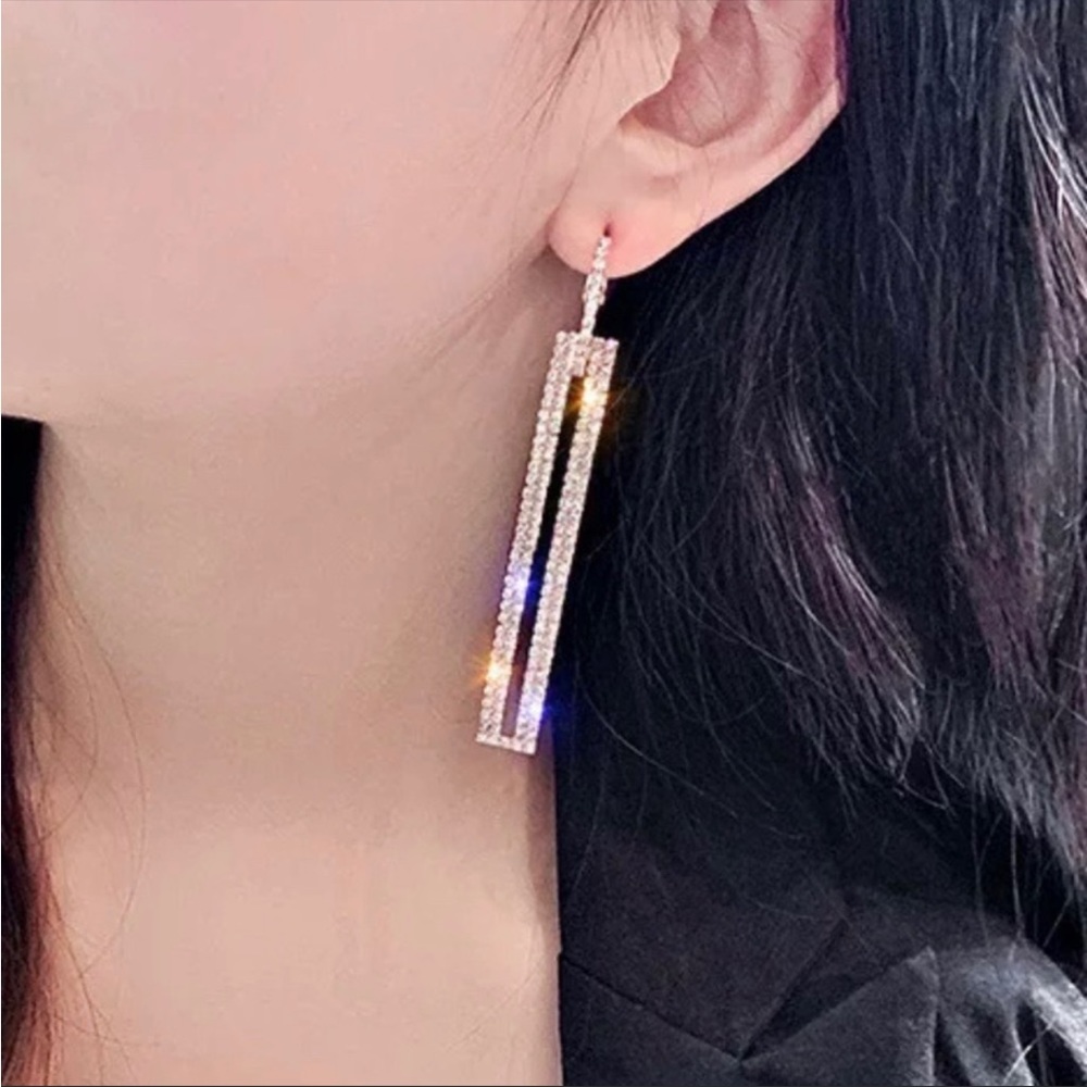 Zircon 💯 Authentic - Picture 2 of 4